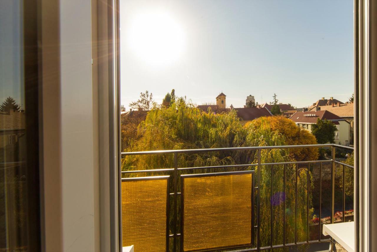 Res Apartman Έγκερ Εξωτερικό φωτογραφία