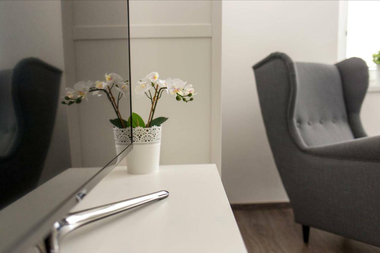 Res Apartman Έγκερ Εξωτερικό φωτογραφία