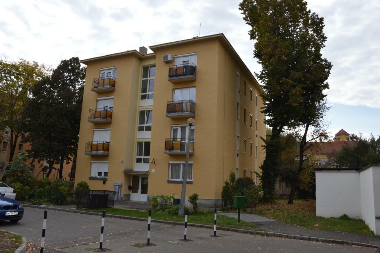 Res Apartman Έγκερ Εξωτερικό φωτογραφία