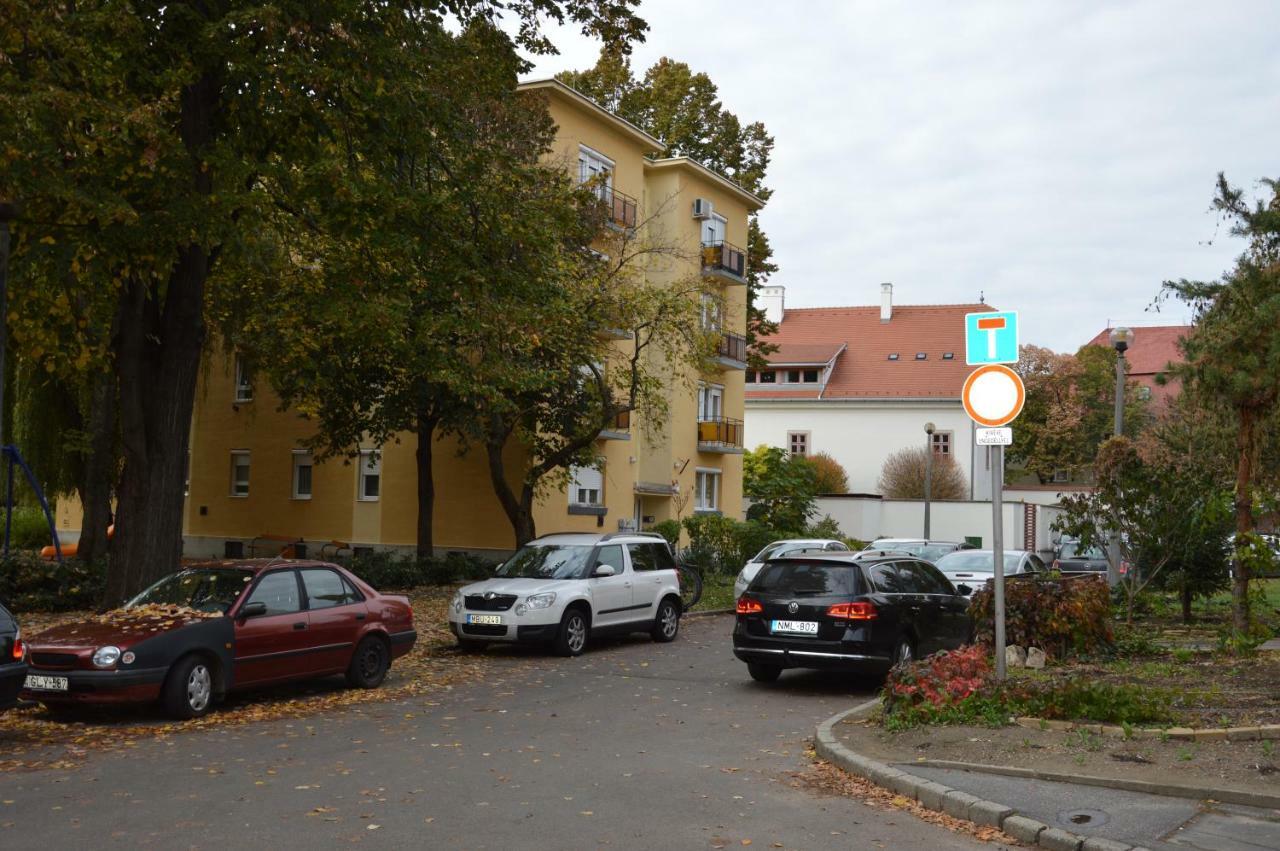 Res Apartman Έγκερ Εξωτερικό φωτογραφία