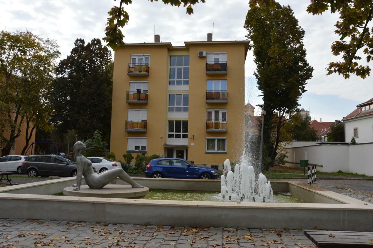 Res Apartman Έγκερ Εξωτερικό φωτογραφία